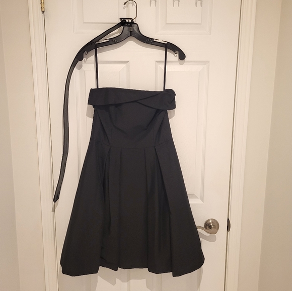 Black strapless dress size 4 - Picture 3 of 4